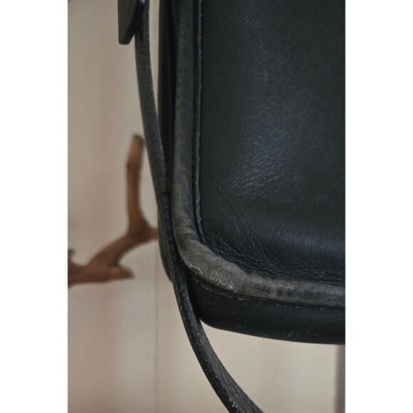 Coach Vintage Black Station Leather Ladies Purse - Picture 5 of 11